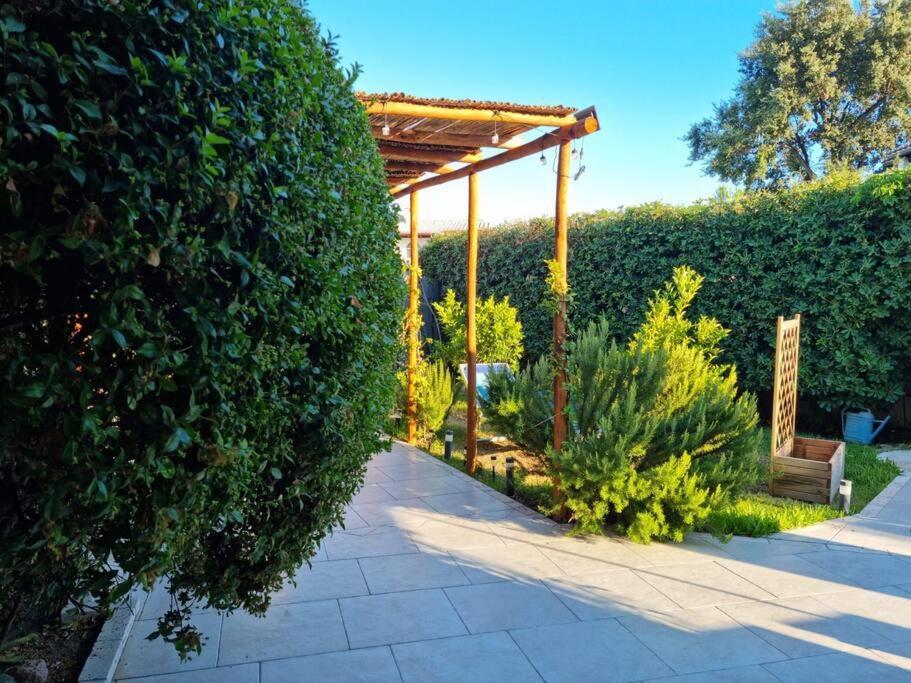 Villa Tea, Residenza Incantevole Con Giardino . Flumini di Quartu Exterior foto